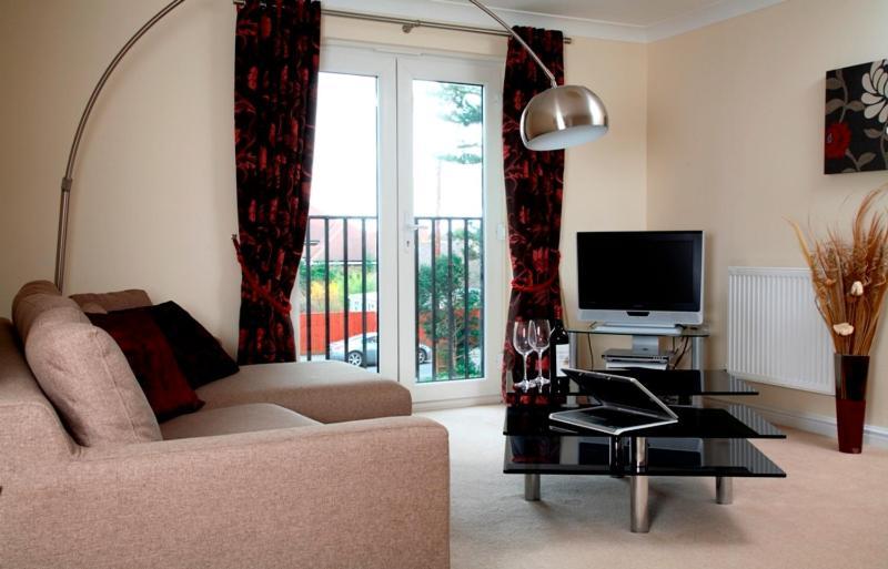 Basingstoke Apartments - Westlands House, City Centre, Home-From-Home Esterno foto