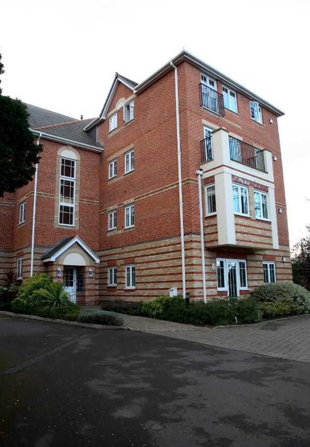 Basingstoke Apartments - Westlands House, City Centre, Home-From-Home Esterno foto