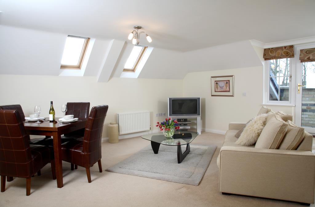 Basingstoke Apartments - Westlands House, City Centre, Home-From-Home Esterno foto
