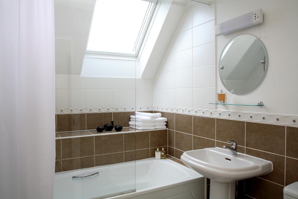 Basingstoke Apartments - Westlands House, City Centre, Home-From-Home Esterno foto
